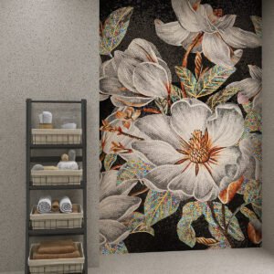 Skreddersydd glassmosaikk med blomstermønster