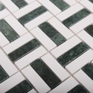 Mosaikplattor i korgflätningsmönster av grön Empress-marmor och vit marmor