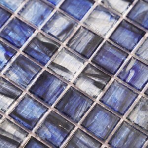 Brændt glasmosaik i gennemskinnelig marineblå, 23 × 23 mm