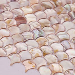 Mosaïque en nacre – motif écailles, pour douche
