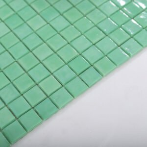 Mintgröna kvadratiska glasmosaikplattor för badrum och dusch
