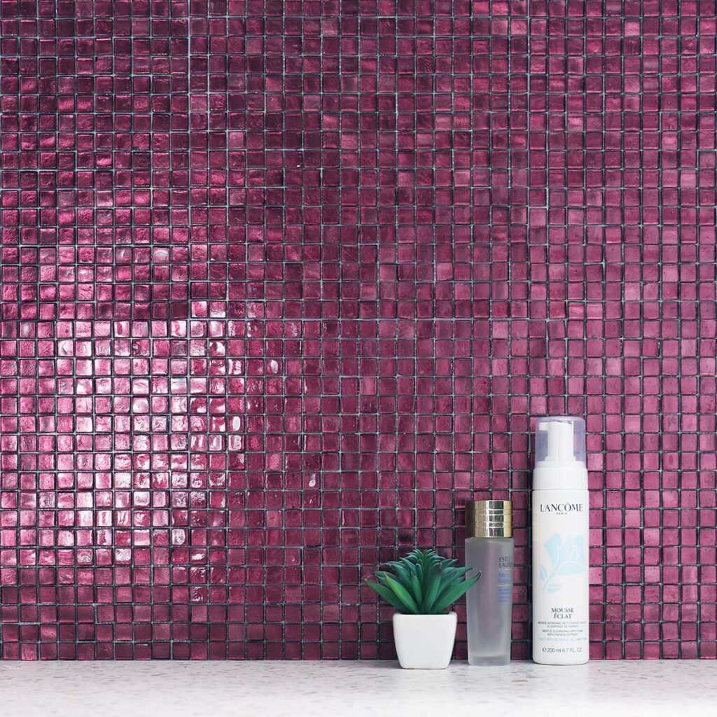 Mosaicos de vidro roxo brilhante com folha metálica