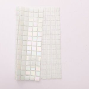 Piastrelle a mosaico in vetro – bianco, quadrato, iridescente – BJ-36B7A7F7CFE8