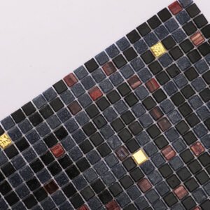 Blandad svart mikromosaik av Fired Earth-glas med guld