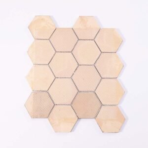 Sexkantig aluminiummosaik i guld med geometrisk struktur