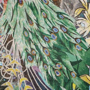 Handgefertigtes Glasmosaikbild – Pfau mit grünem Federkleid auf Gold