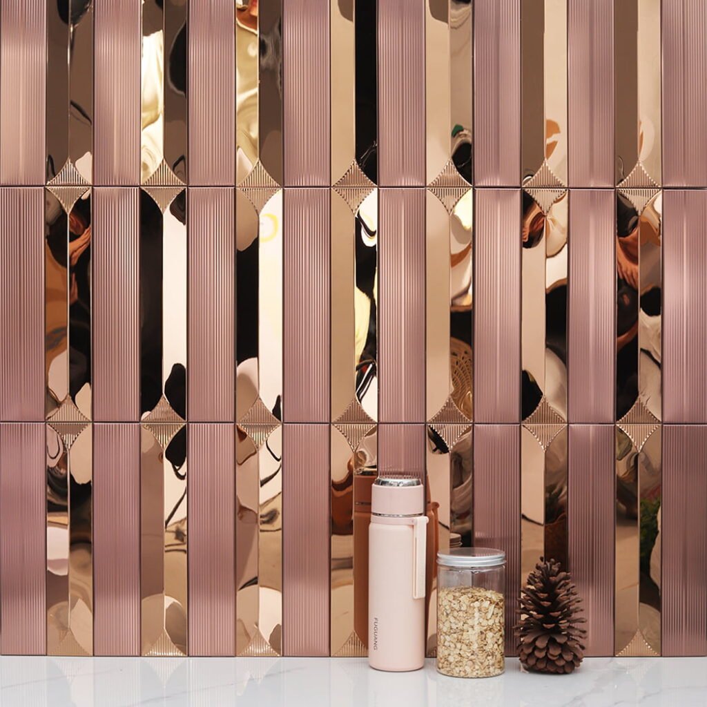 Metallmosaikfliesen – Roségold, Streifen, 3D-Struktur, für Wände