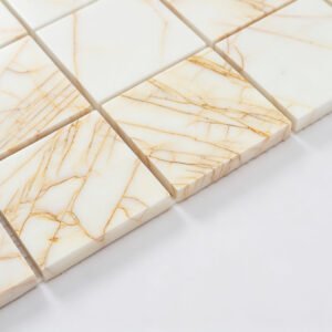 Mosaico quadrado de mármore branco com veios dourados para paredes de duche