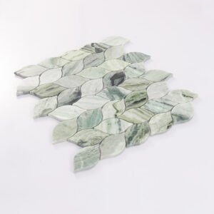 Poleret bladformet mosaik i Ming Green-marmor