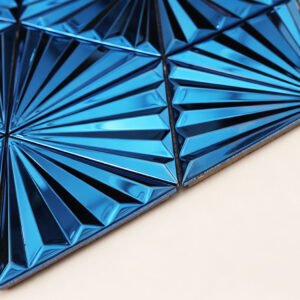 Mosaïque en métal – bleu, triangulaire, forme éventail, pour crédence