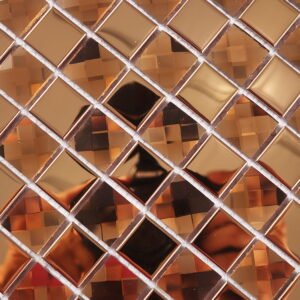 Mosaikfliesen aus Glas und Metall – Kupferfarben, Quadrate, facettiert