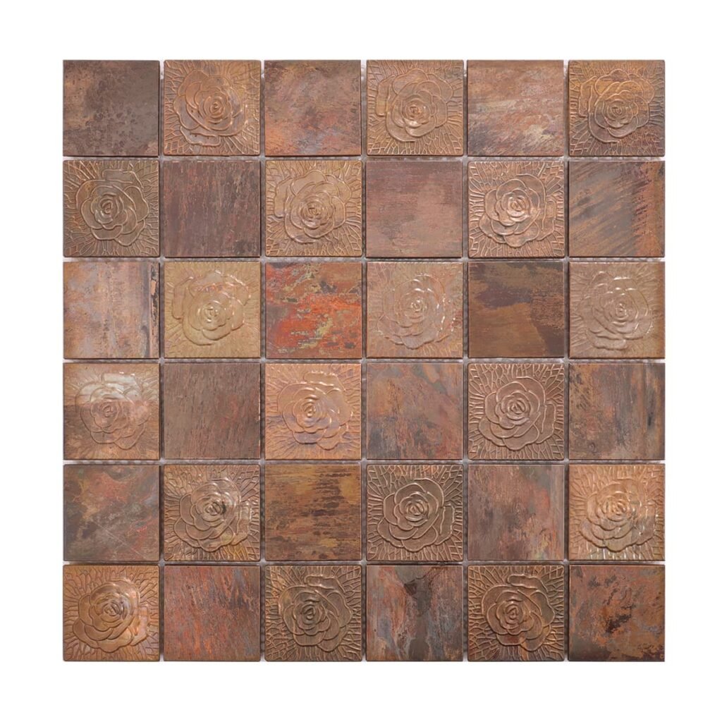 Mosaico de cobre antigo com flores em relevo para paredes e backsplashes