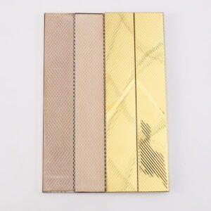 Mosaico vertical em aço inoxidável com acabamento espelhado dourado