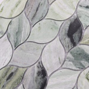 Poleret bladformet mosaik i Ming Green-marmor