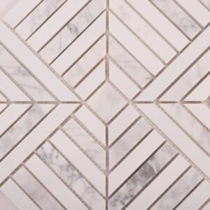 Geometriske marmormosaikkfliser i hvitt