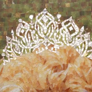 Retrato em mosaico de um poodle majestoso com colar de pérolas e coroa