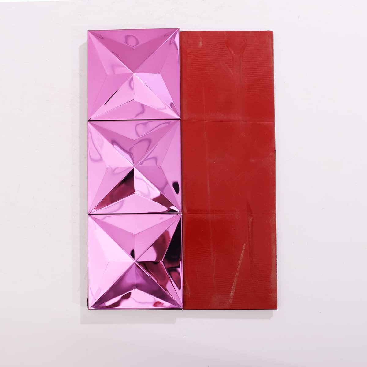 Backing of pink 3D stainless steel mosaic tile with red mesh