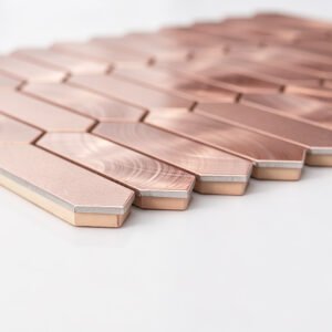 Väggmosaik i roséguldfärgad aluminium med stavar