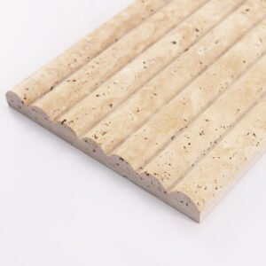 Mosaico de travertino – beige, lineal, formato alargado, acanalado, para pared