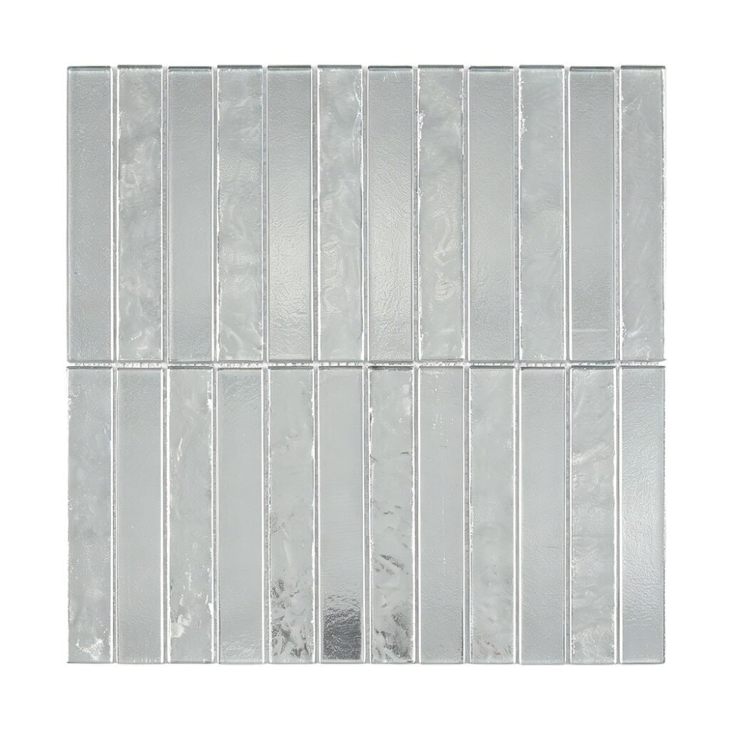 Mosaico de vidrio y metal – plateado, lineal